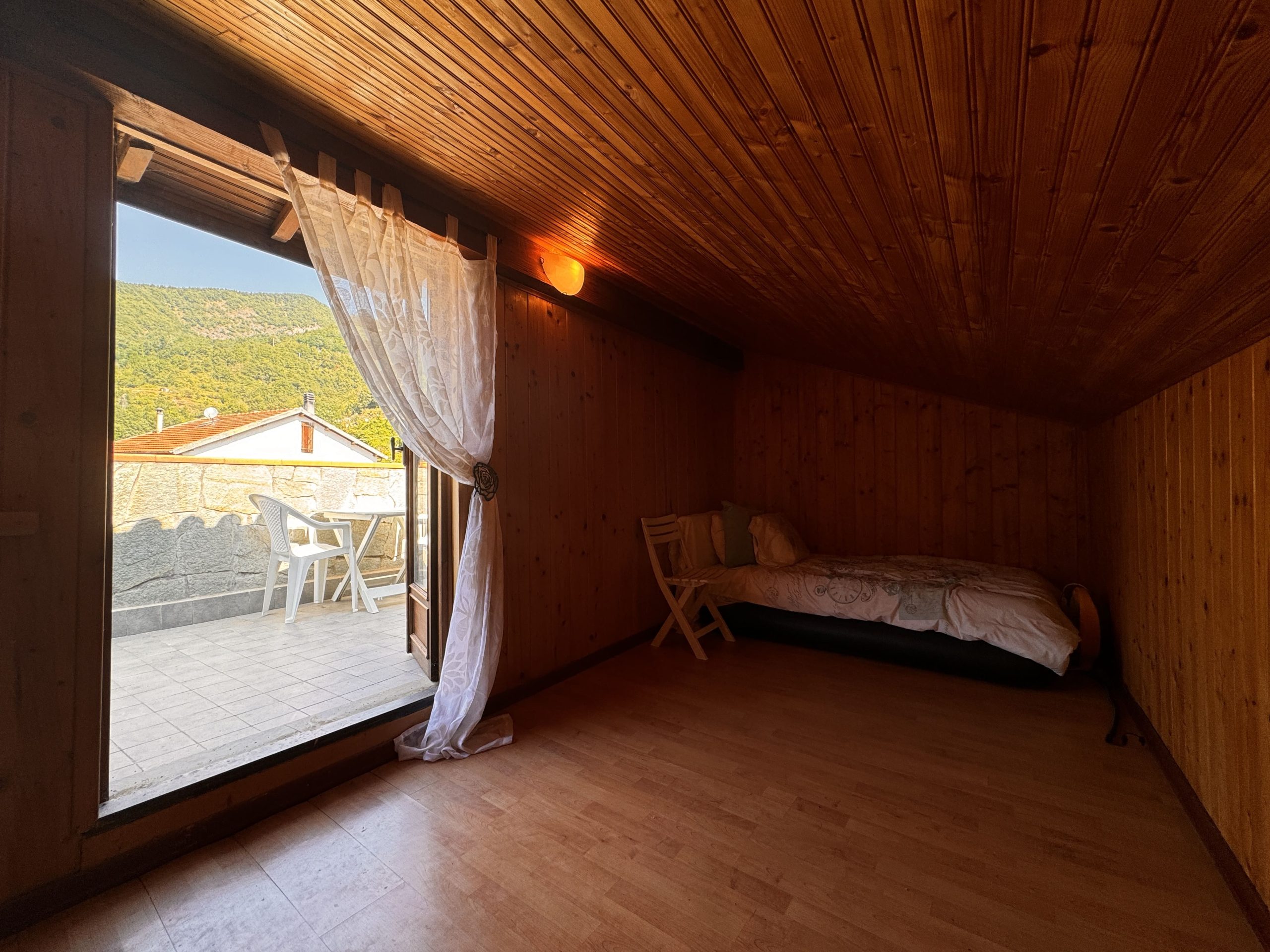 House in perfect conditions with terrace