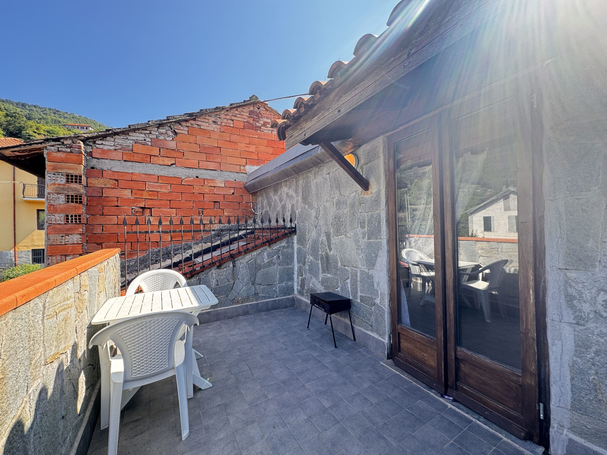 House in perfect conditions with terrace