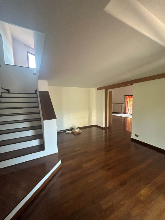 Terraced house surrounded by a 12.000 outdoor space