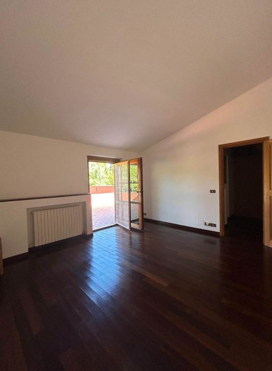 Terraced house surrounded by a 12.000 outdoor space