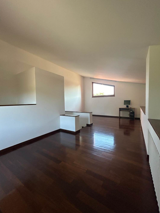 Terraced house surrounded by a 12.000 outdoor space