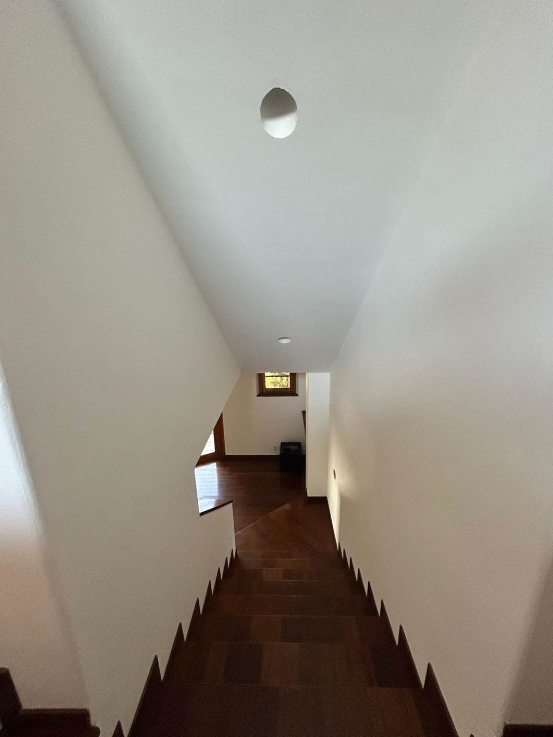 Terraced house surrounded by a 12.000 outdoor space