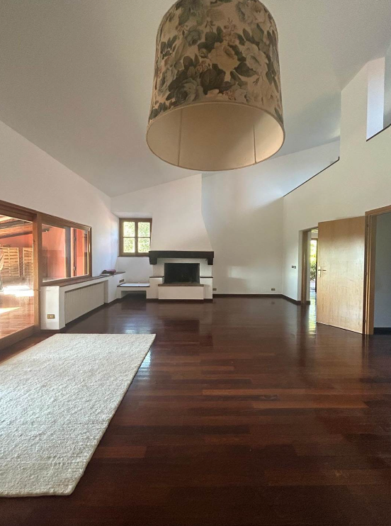 Terraced house surrounded by a 12.000 outdoor space