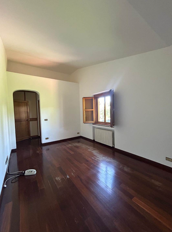 Terraced house surrounded by a 12.000 outdoor space