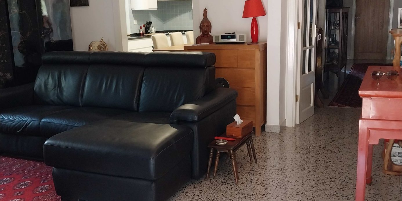 Family property 30 minutes from Pescara airport and beaches, 1 hour from national parks and ski slopes, panoramic views of Abruzzo and just 10 minutes of the vibrant towns of Loreto Aprutino and Penne