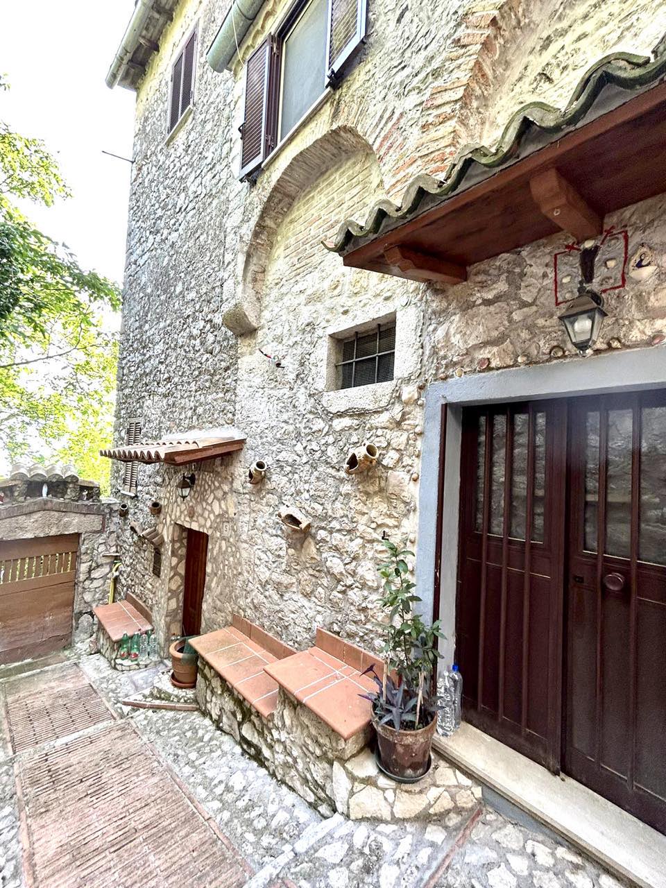 Beautiful stone house for sale in Veroli, Lazio region. Two homes for the price of one, renovated and partially furnished.