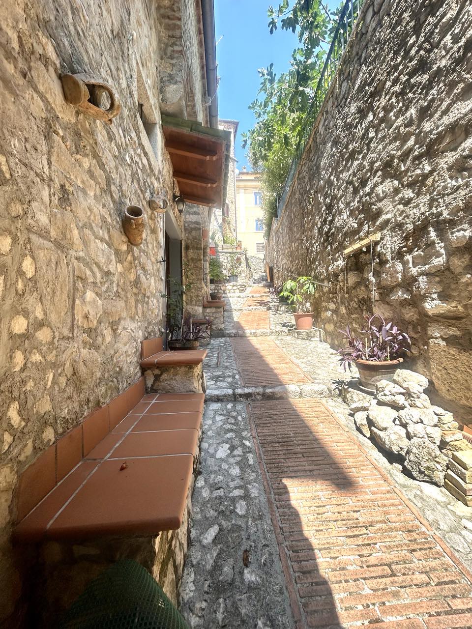 Beautiful stone house for sale in Veroli, Lazio region. Two homes for the price of one, renovated and partially furnished.
