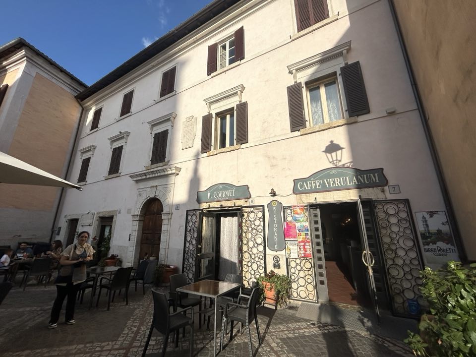 Beautiful stone house for sale in Veroli, Lazio region. Two homes for the price of one, renovated and partially furnished.