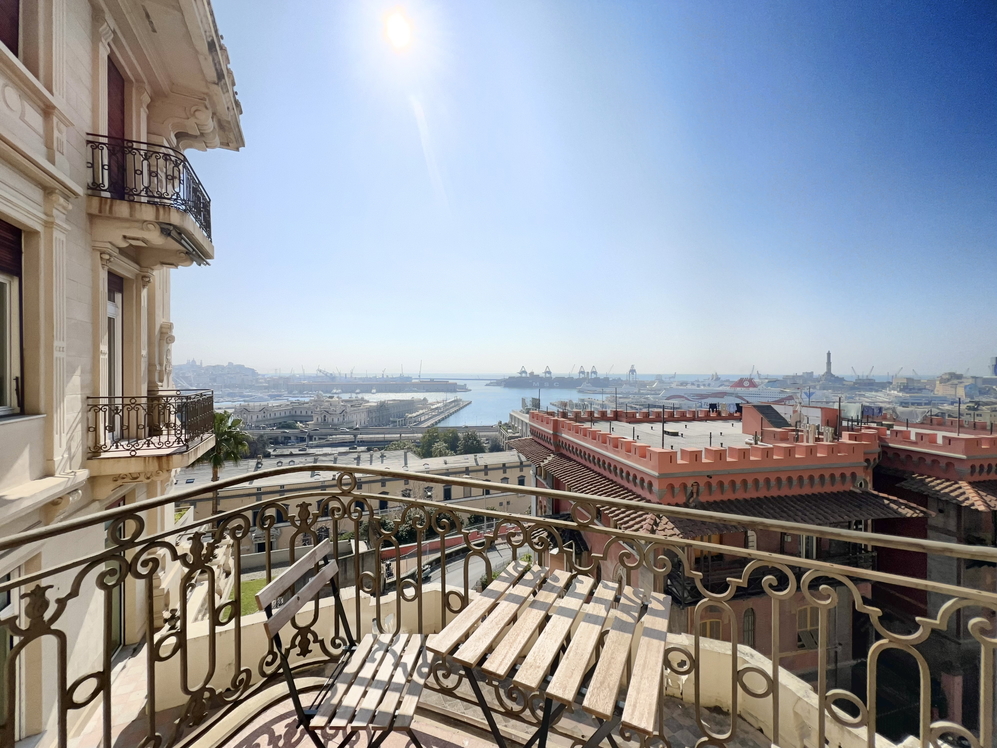Sea Facing Apartment – Genoa, Liguria