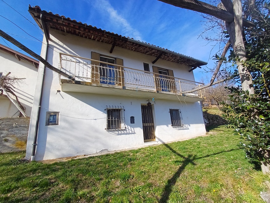 Detached house with private garden