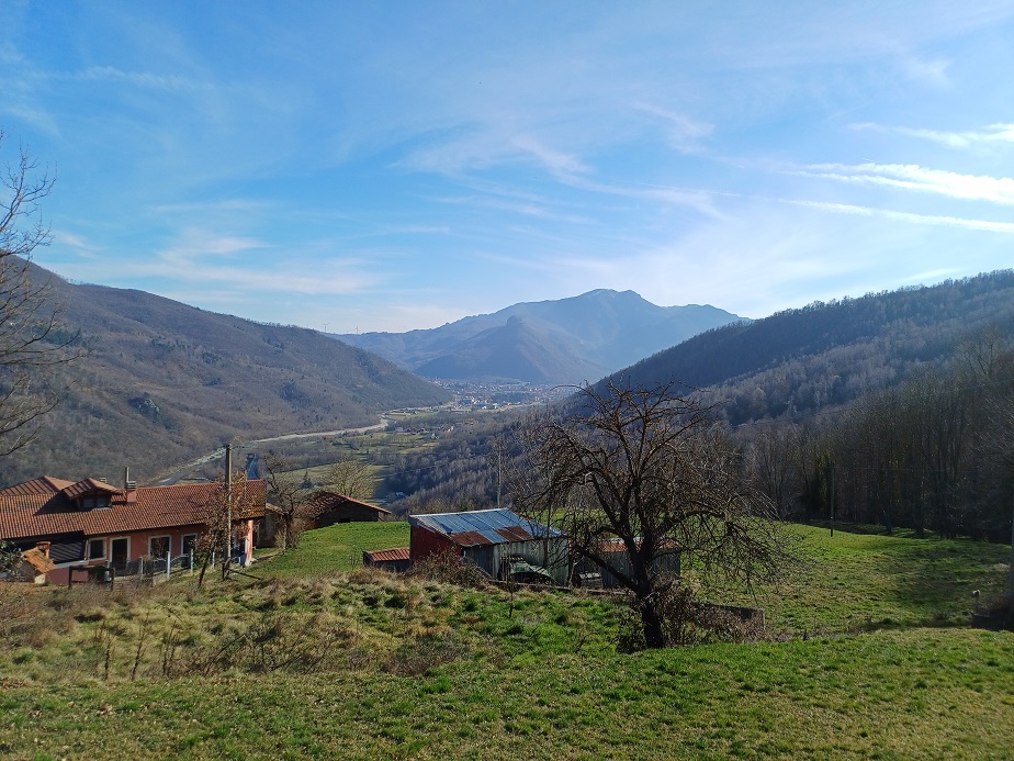 House with private garden in panoramic hamlet