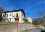 House with private garden in panoramic hamlet