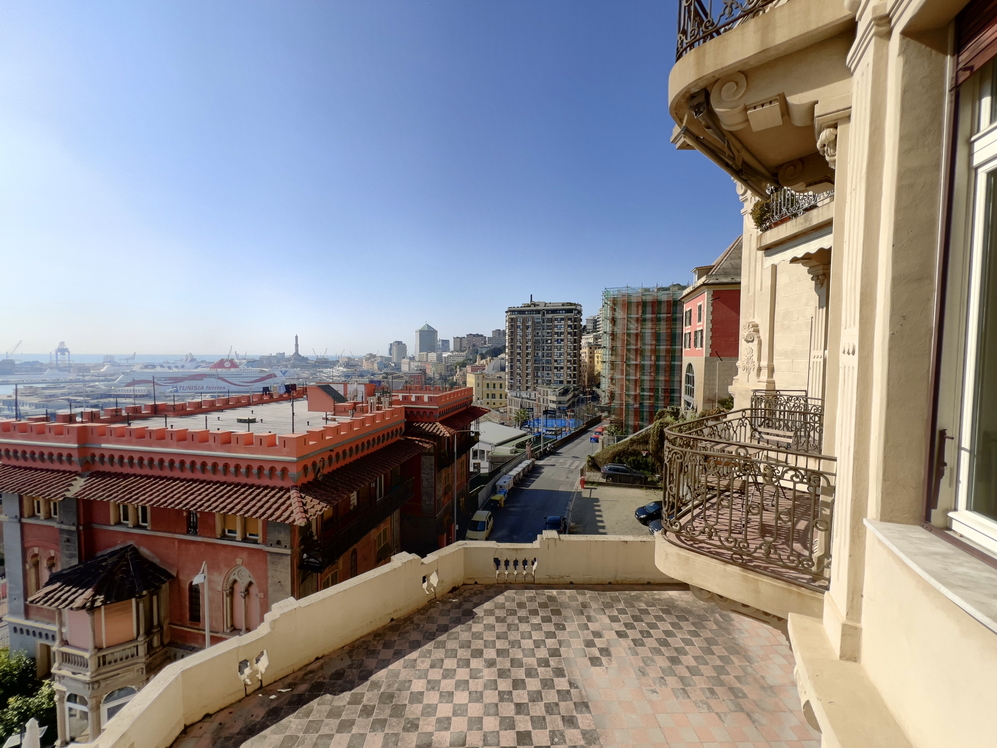 Sea Facing Apartment – Genoa, Liguria