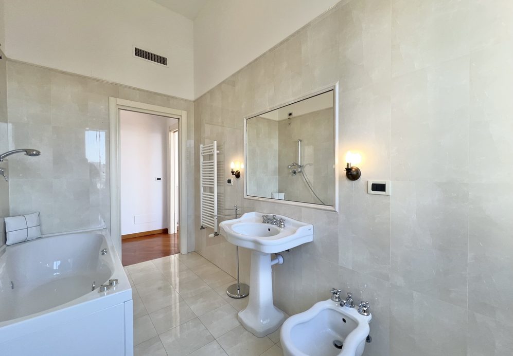 Sea Facing Apartment – Genoa, Liguria