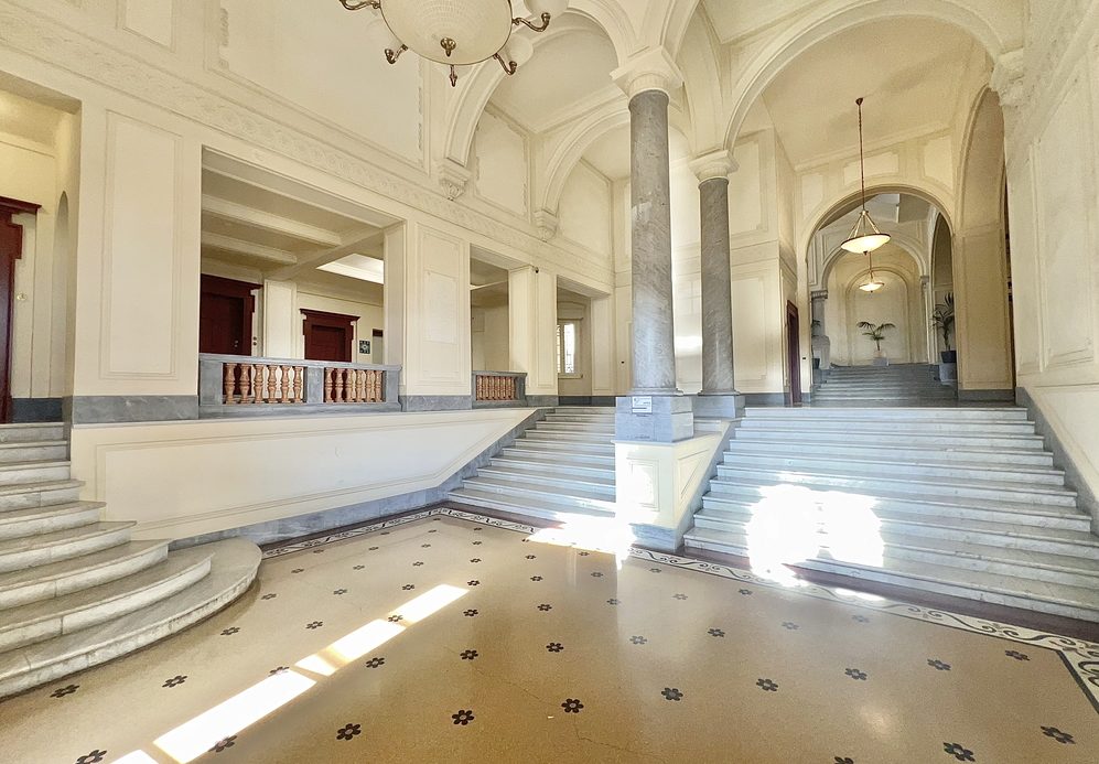 Sea Facing Apartment – Genoa, Liguria