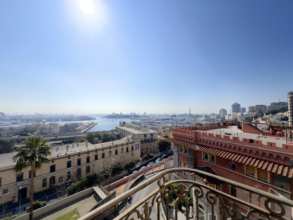 Sea Facing Apartment – Genoa, Liguria