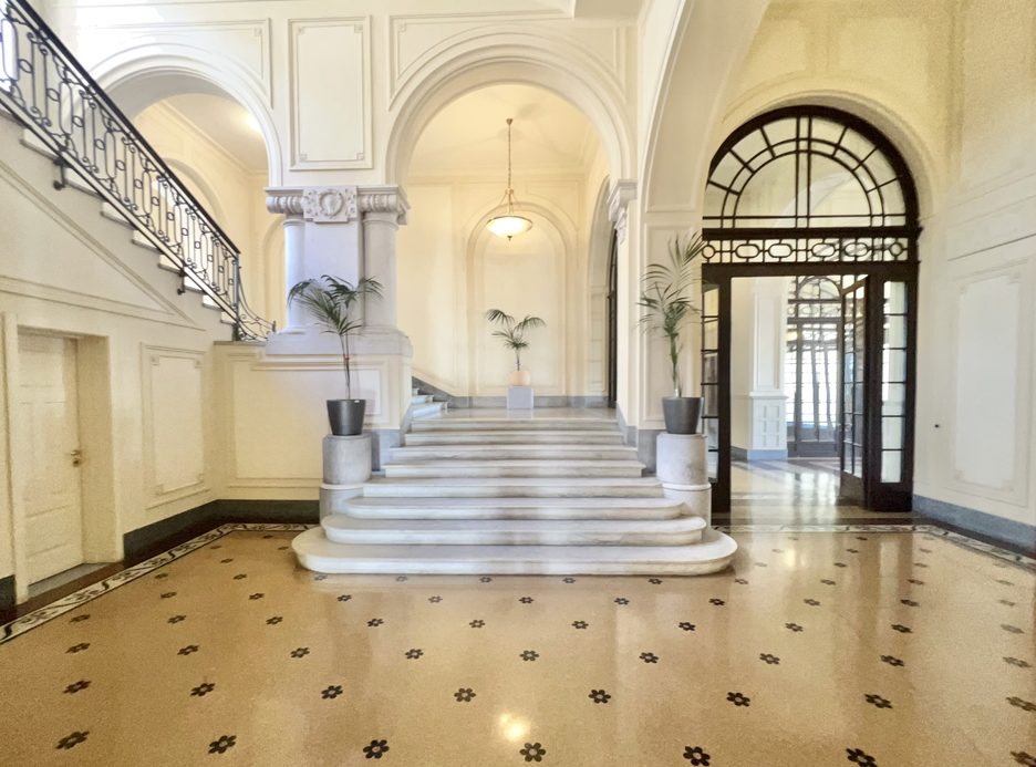 Sea Facing Apartment – Genoa, Liguria