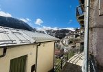 House free from ground to roof in a mountain villa