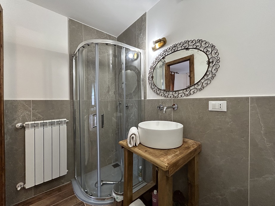 Detached house with garden and private spa.