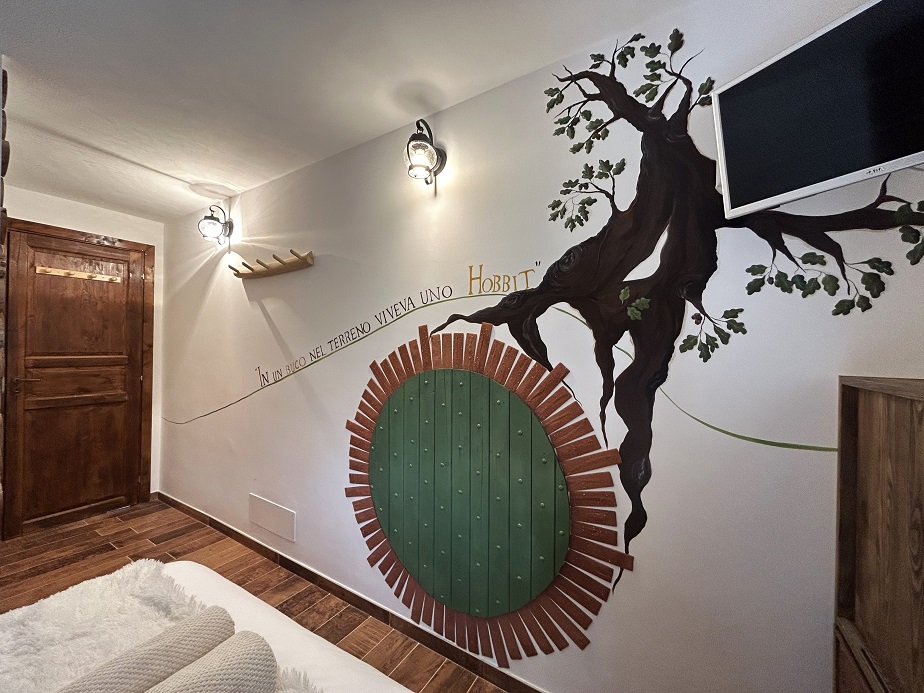 Detached house with garden and private spa.