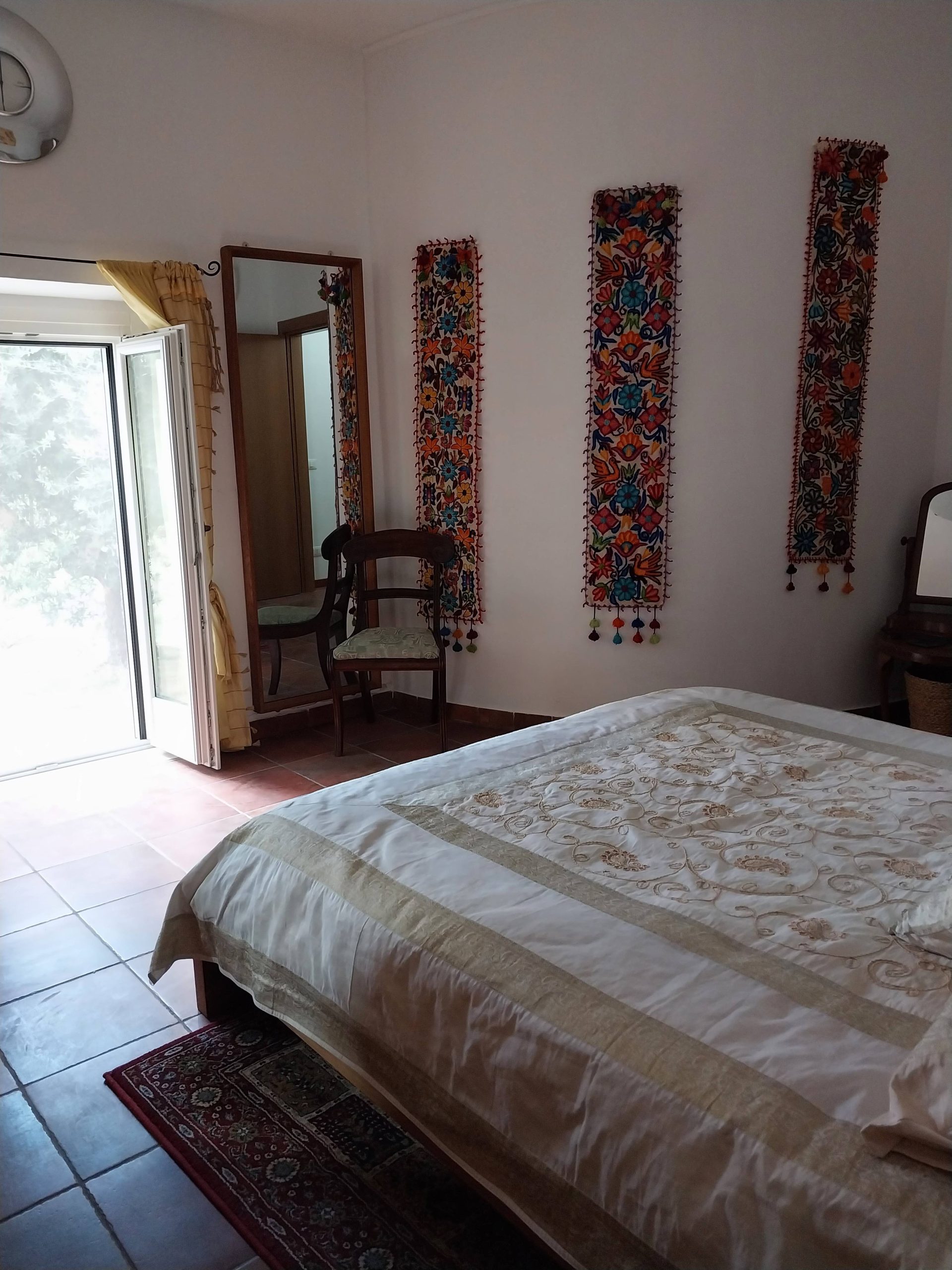 Fully renovated and enhanced 5 bed, 4 bath family property on own land. Pool, hot tub and panoramic views