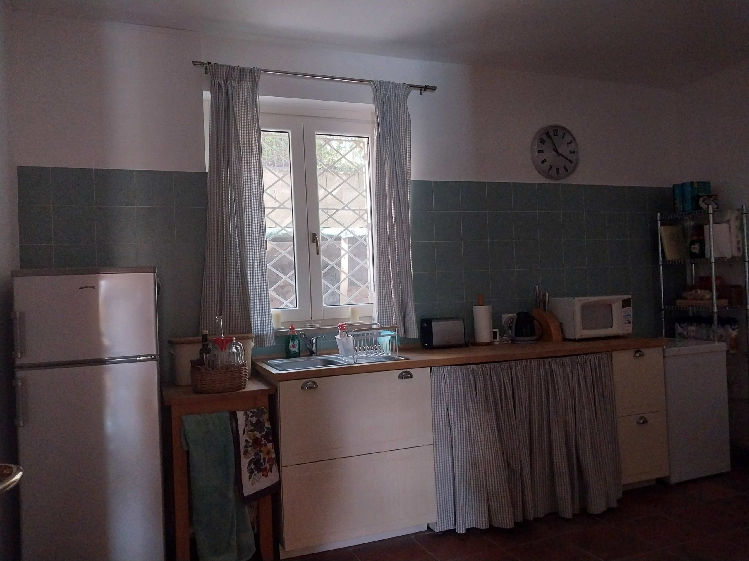 Fully renovated and enhanced 5 bed, 4 bath family property on own land. Pool, hot tub and panoramic views