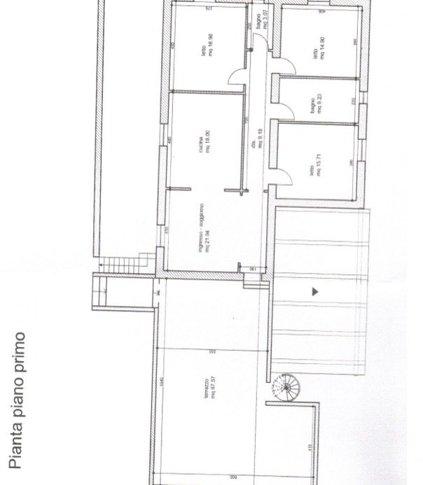 5 bed, 4 bath family property on own land. Pool, hot tub and panoramic views