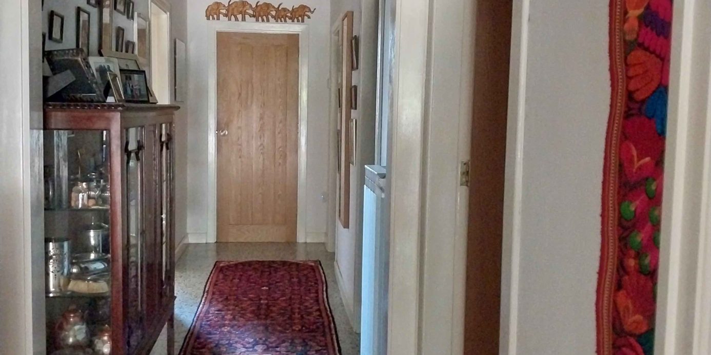 5 bed, 4 bath family property on own land. Pool, hot tub and panoramic views