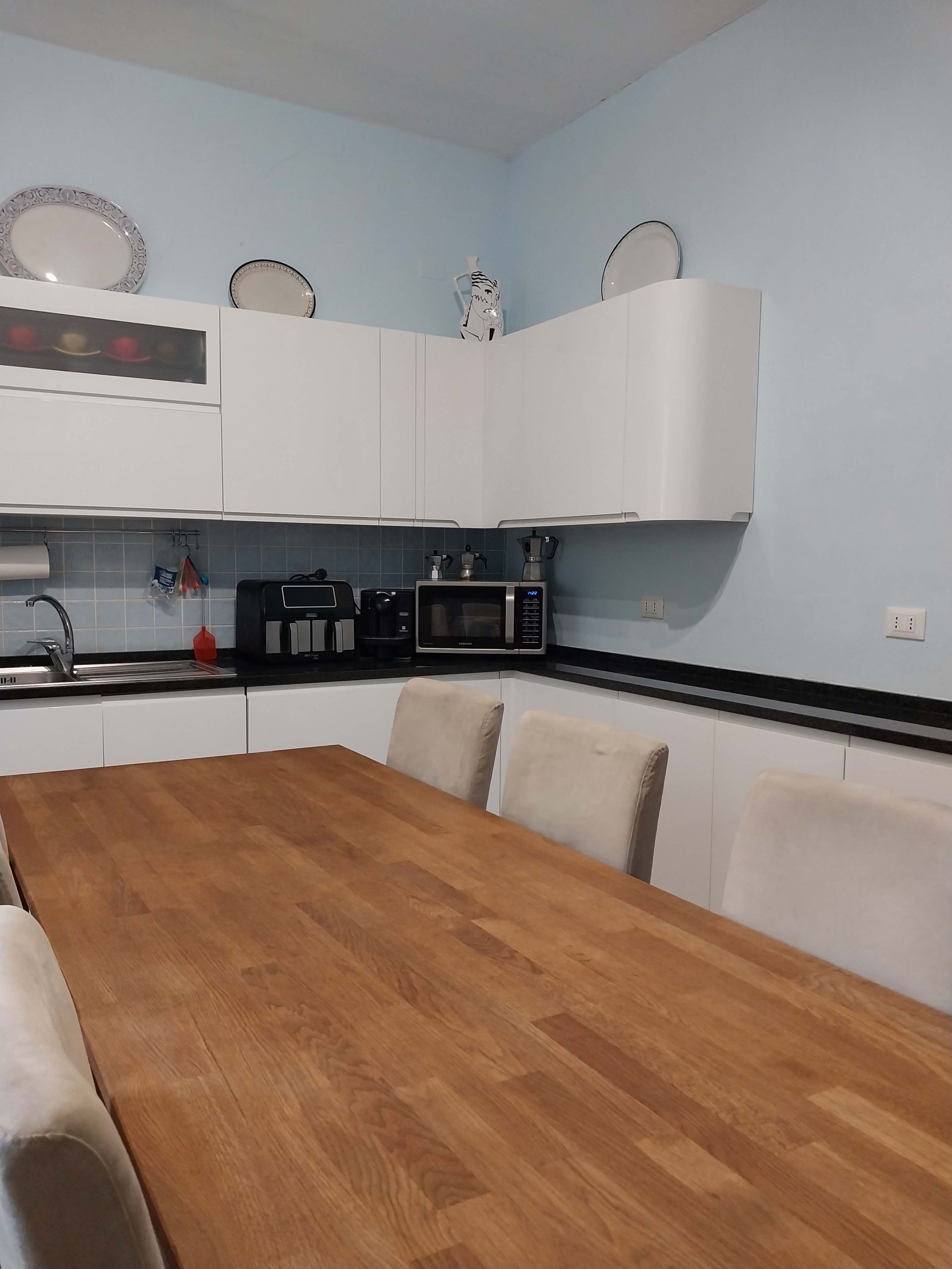 Fully renovated and enhanced 5 bed, 4 bath family property on own land. Pool, hot tub and panoramic views