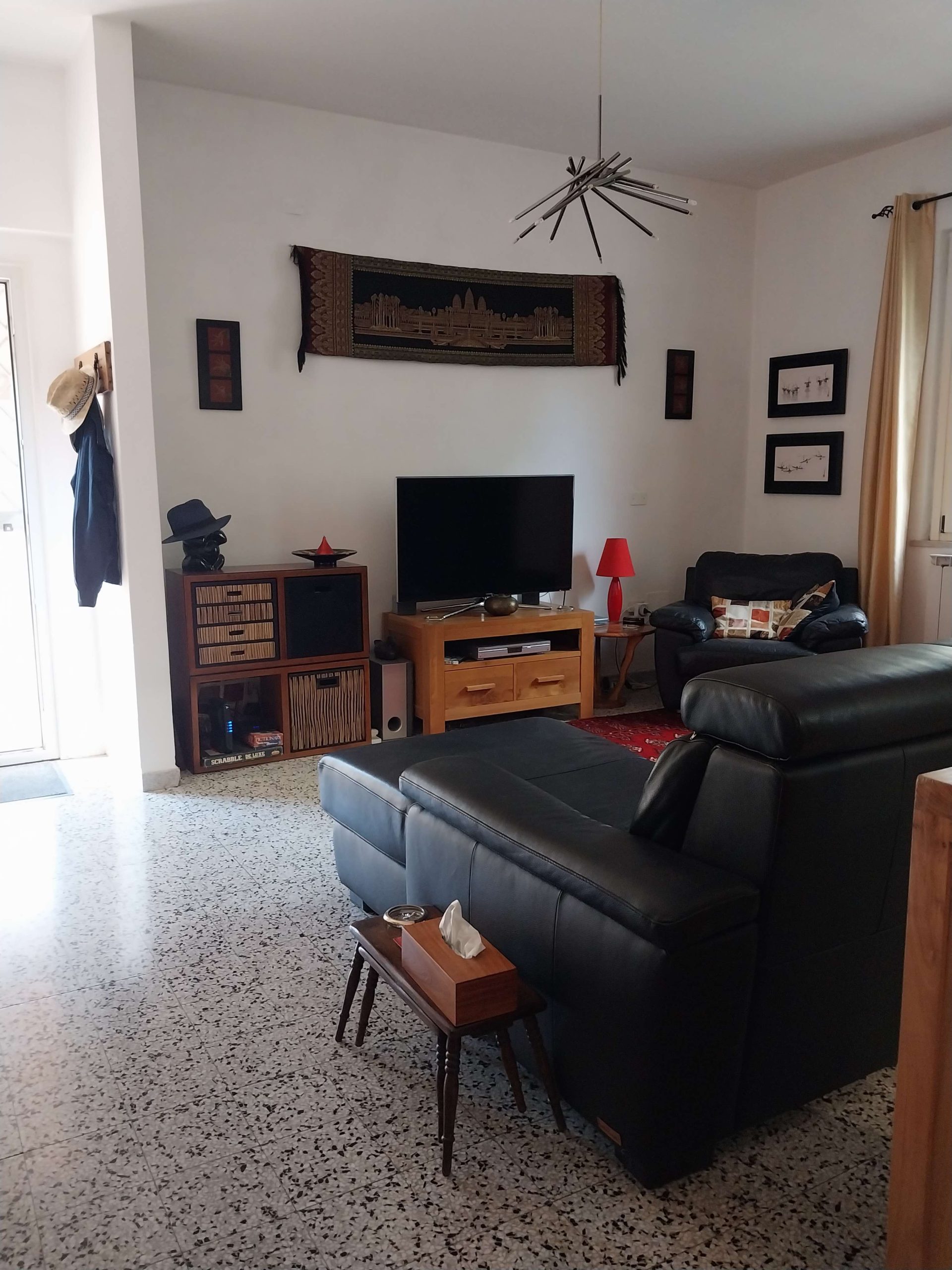 Fully renovated and enhanced 5 bed, 4 bath family property on own land. Pool, hot tub and panoramic views