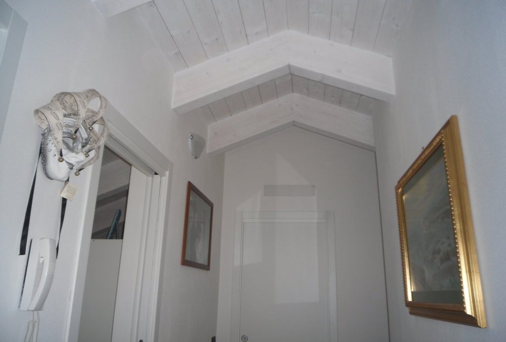 Semi-detached villa of 350 square meters with an unparalleled sea view just 800 meters from the splendid beaches of Lavagna