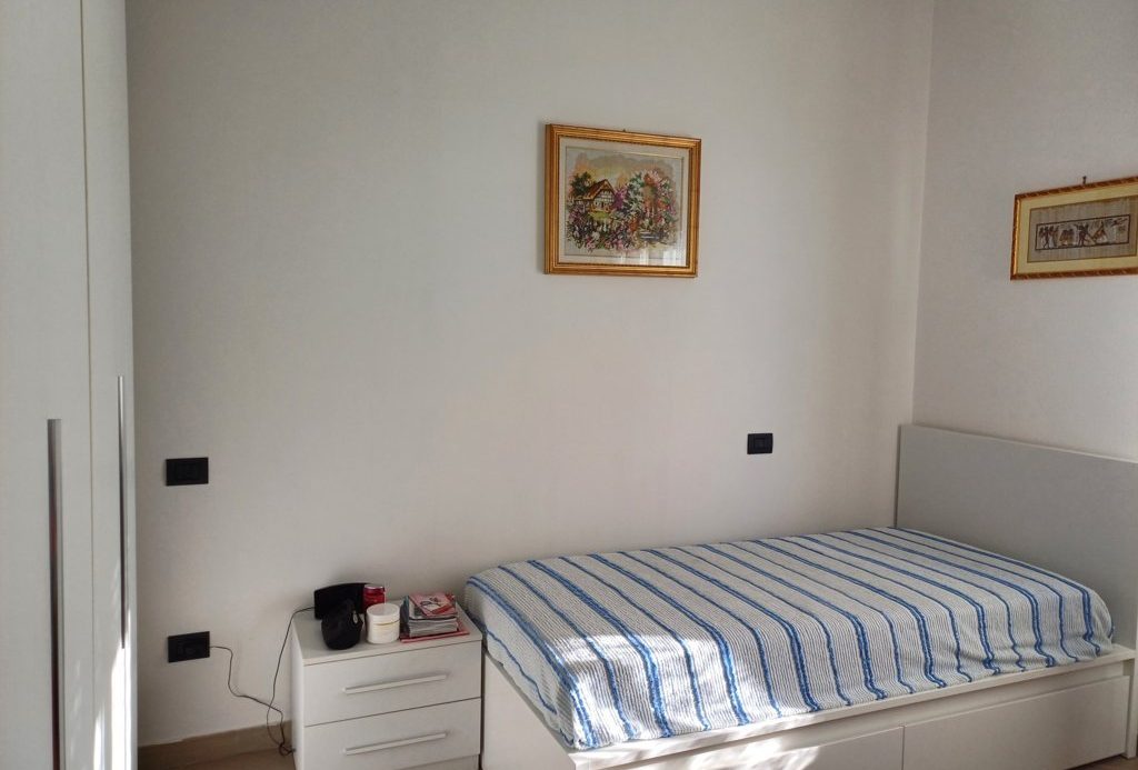 Semi-detached villa of 350 square meters with an unparalleled sea view just 800 meters from the splendid beaches of Lavagna