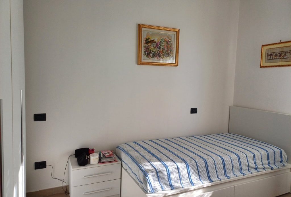 Semi-detached villa of 350 square meters with an unparalleled sea view just 800 meters from the splendid beaches of Lavagna