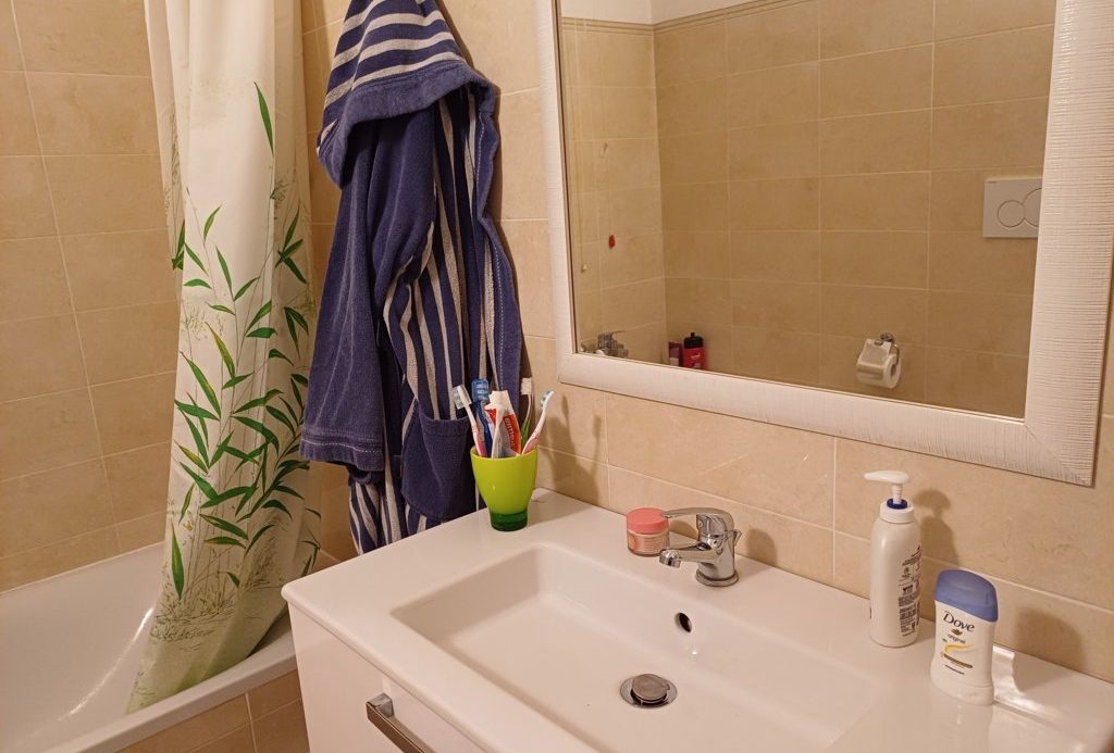 Semi-detached villa of 350 square meters with an unparalleled sea view just 800 meters from the splendid beaches of Lavagna