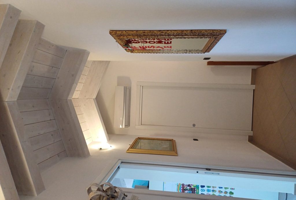Semi-detached villa of 350 square meters with an unparalleled sea view just 800 meters from the splendid beaches of Lavagna