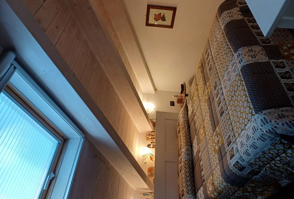 Semi-detached villa of 350 square meters with an unparalleled sea view just 800 meters from the splendid beaches of Lavagna