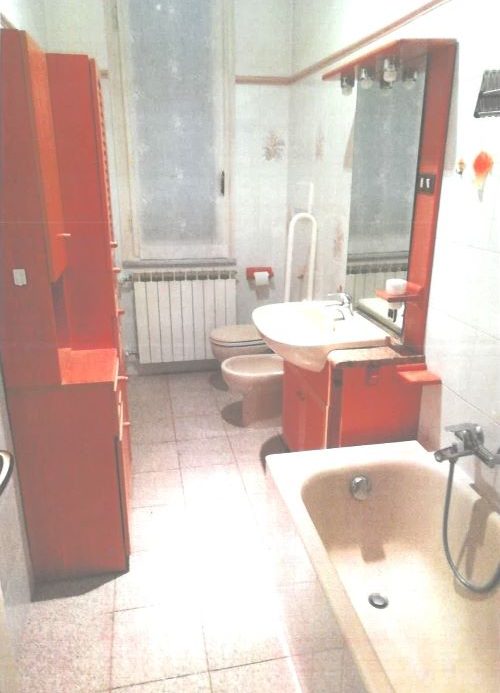 Semi-detached villa – In a convenient and quiet area