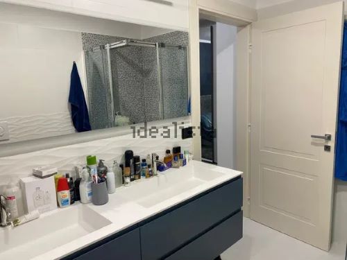 Terraced house of 242 square meters. Completely renovated with recovery of the attic