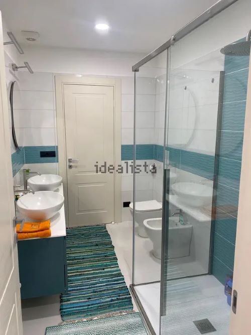 Terraced house of 242 square meters. Completely renovated with recovery of the attic
