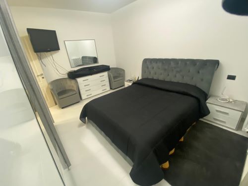 Terraced house of 242 square meters. Completely renovated with recovery of the attic