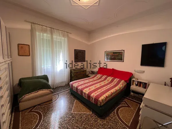 Four-room apartment – Convenient to the sea and center