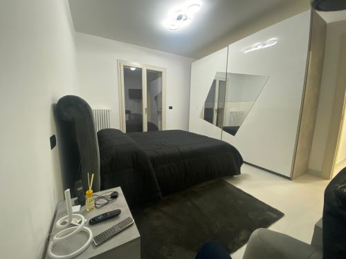 Terraced house of 242 square meters. Completely renovated with recovery of the attic