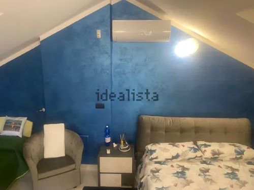 Terraced house of 242 square meters. Completely renovated with recovery of the attic