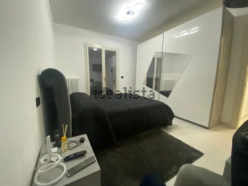 Terraced house of 242 square meters. Completely renovated with recovery of the attic
