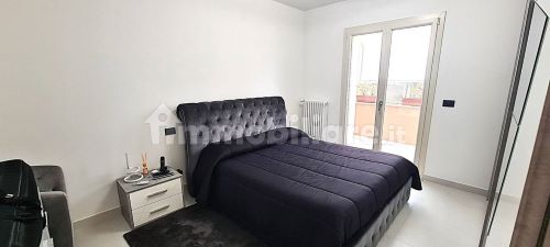 Terraced house of 242 square meters. Completely renovated with recovery of the attic