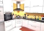 Terraced house of 242 square meters. Completely renovated with recovery of the attic