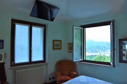 Independent two-storey villa of two hundred and twenty square meters – Sea View