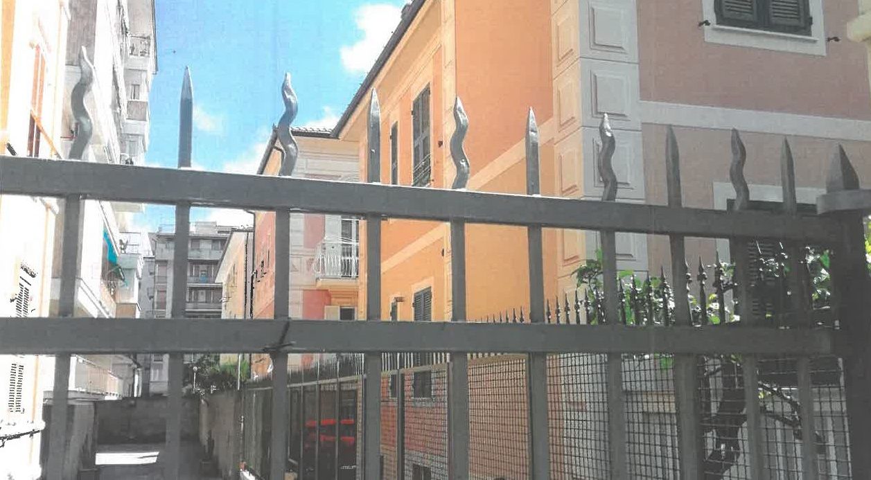 Semi-detached villa – In a convenient and quiet area