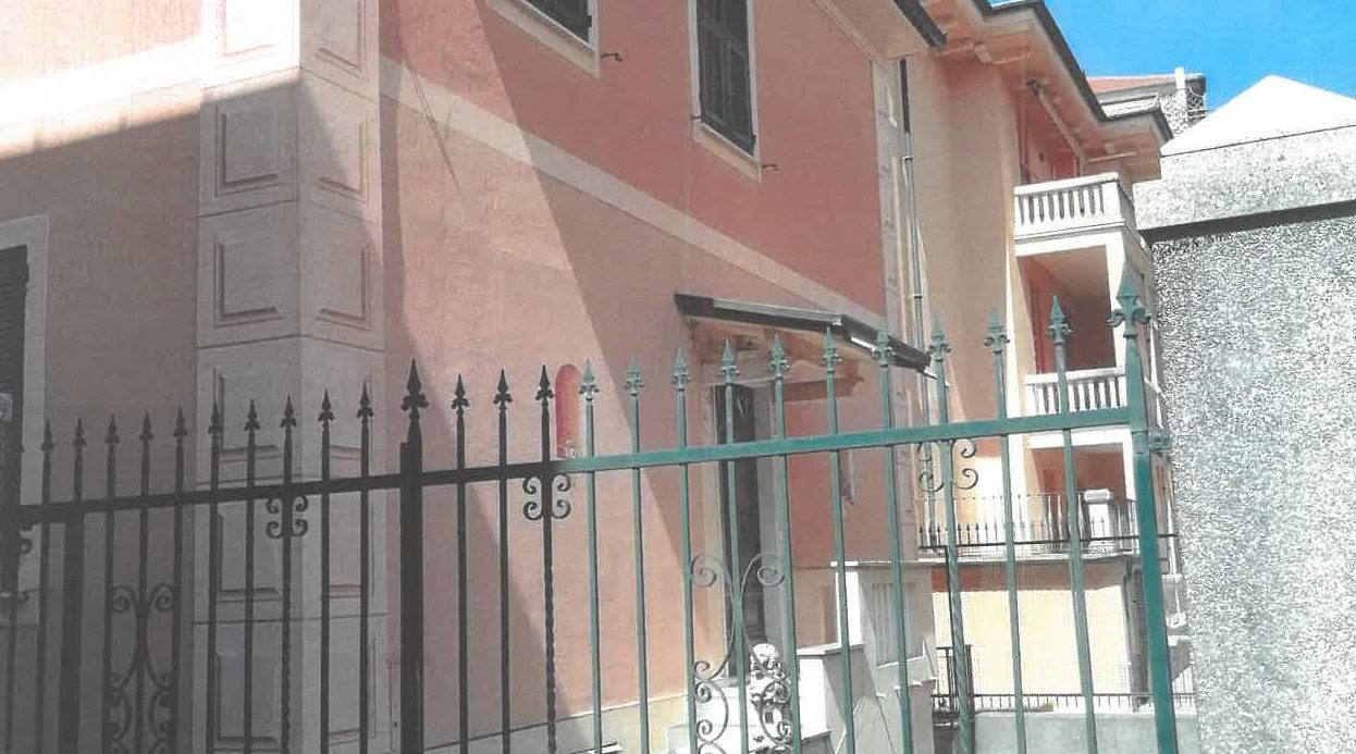 Semi-detached villa – In a convenient and quiet area