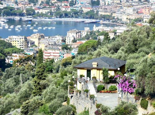Independent two-storey villa of two hundred and twenty square meters – Sea View